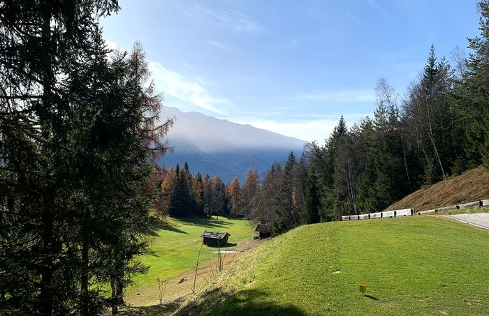 Hiking in spectacular 
Alpine landscapes